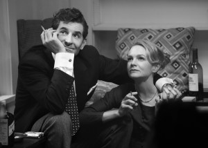 Maestro. (L to R) Bradley Cooper as Leonard Bernstein (Director/Writer/Producer) and Carey Mulligan as Felicia Montealegre in Maestro. Cr. Jason McDonald/Netflix © 2023.